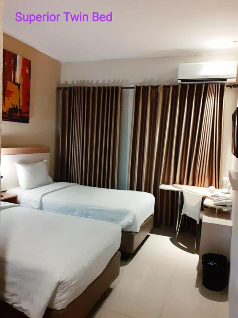 Laxston Hotel Yogyakarta Exterior photo