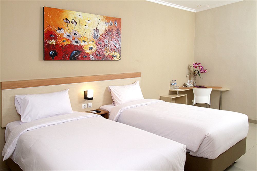 Laxston Hotel Yogyakarta Exterior photo