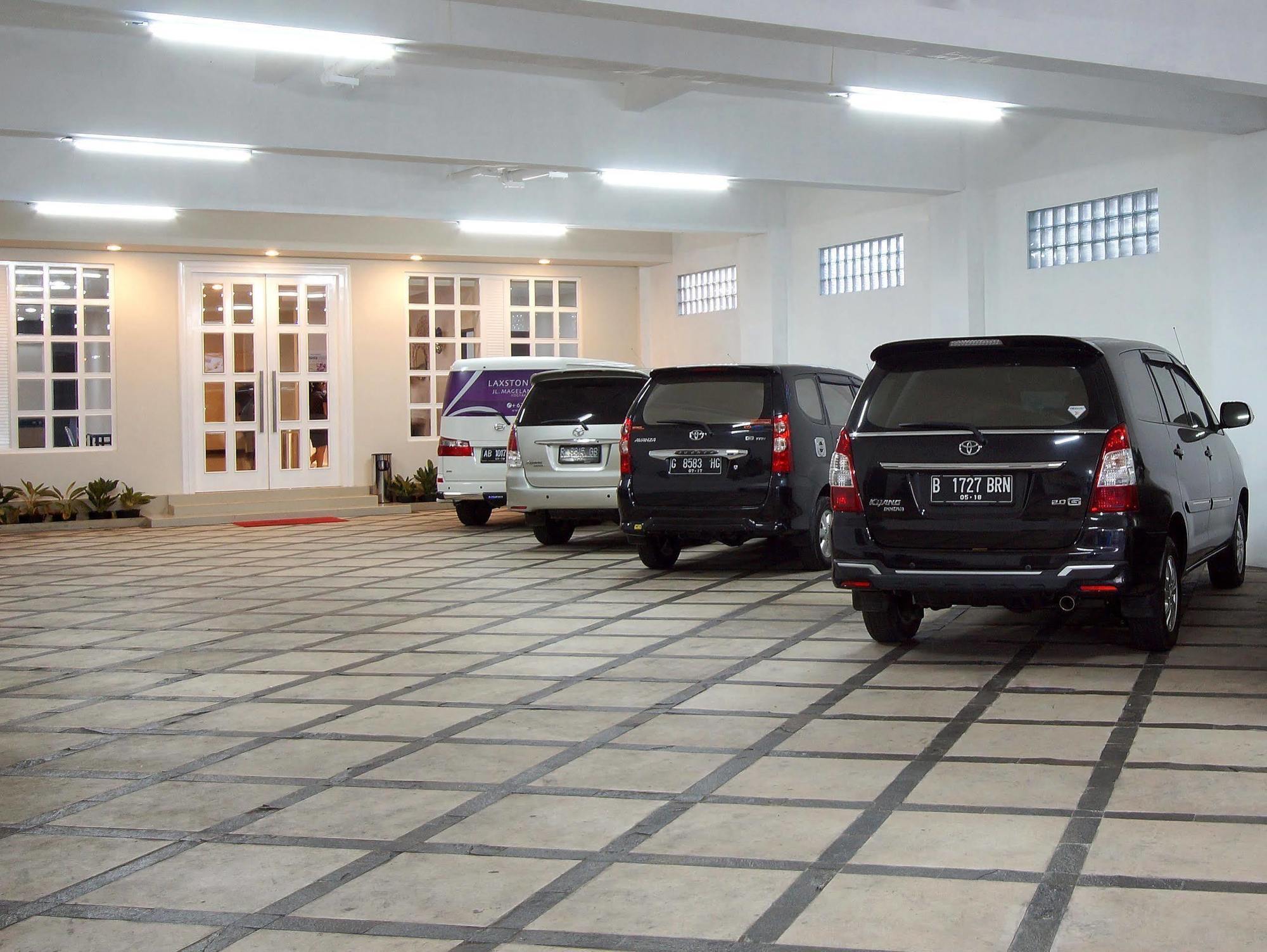 Laxston Hotel Yogyakarta Exterior photo