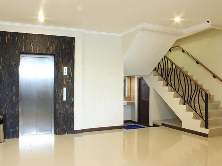 Laxston Hotel Yogyakarta Exterior photo